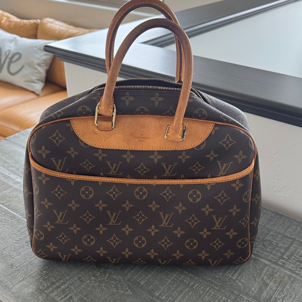 Louis Vuitton Monogram Deauville bag EUC